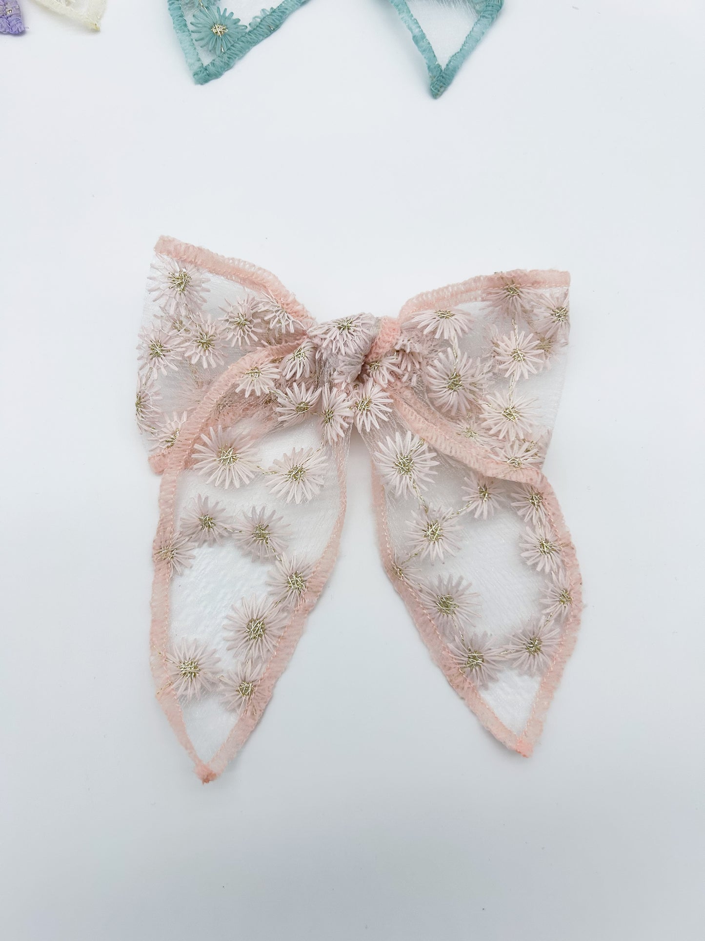 Daisy Veil Bow Collection