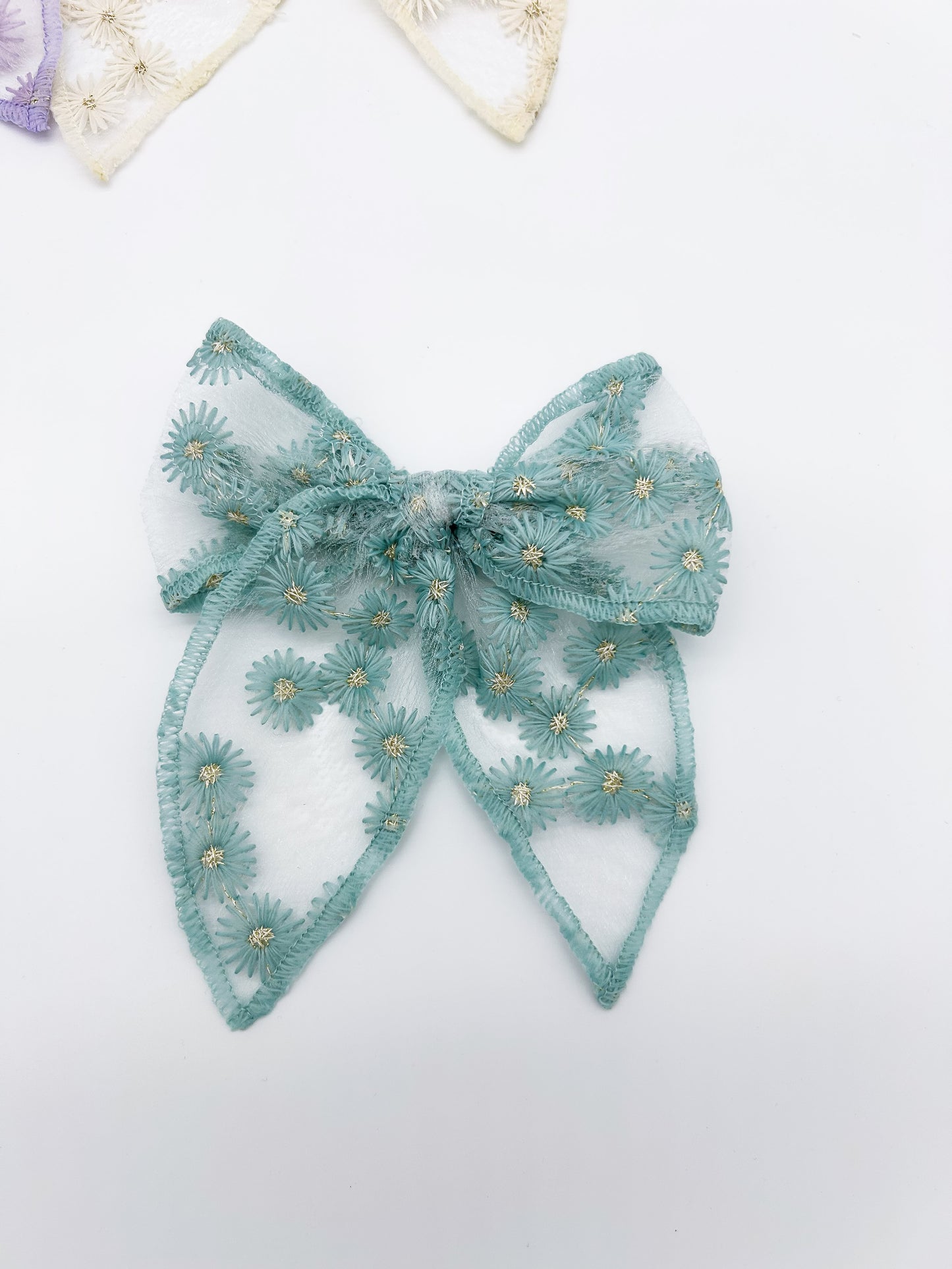 Daisy Veil Bow Collection