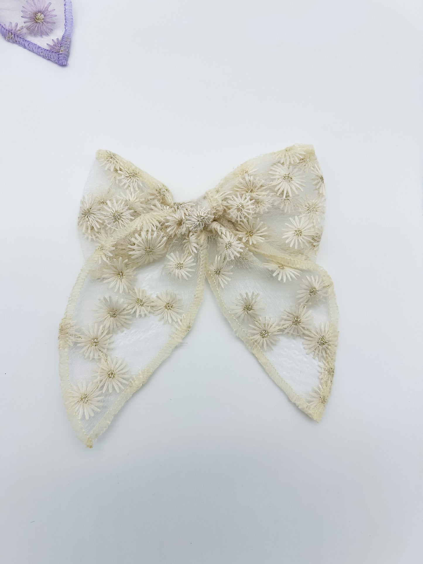 Daisy Veil Bow Collection