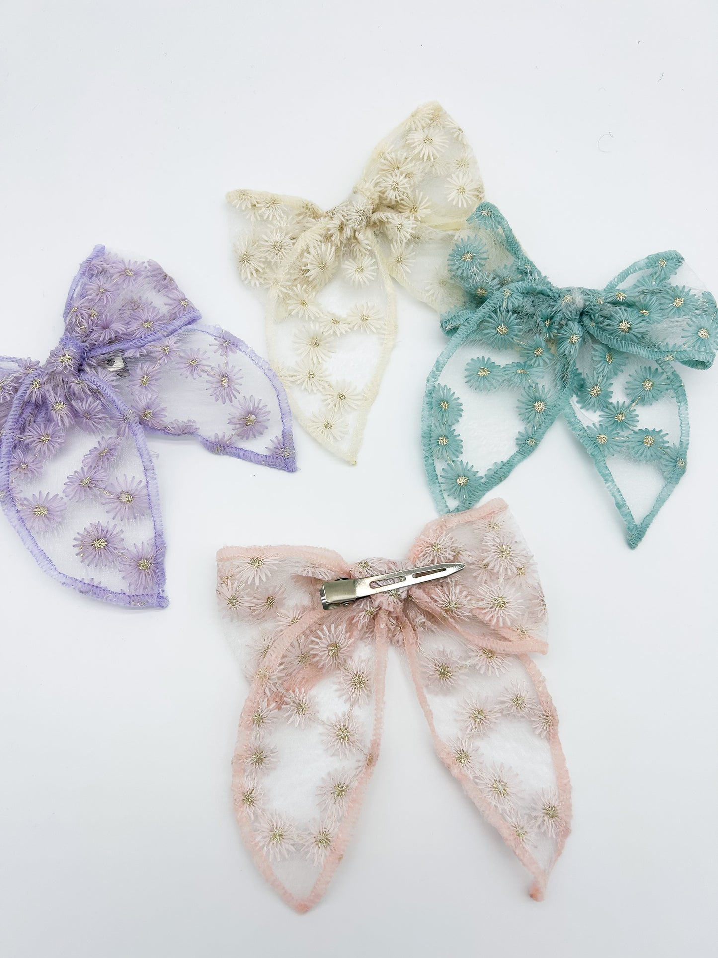 Daisy Veil Bow Collection